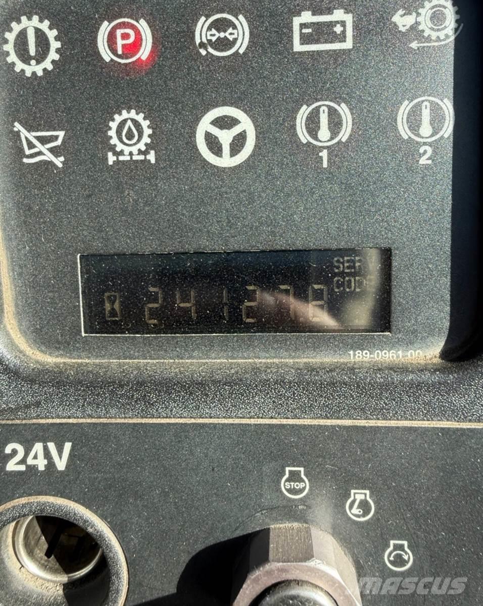 CAT 740B ساحبات مفصلية