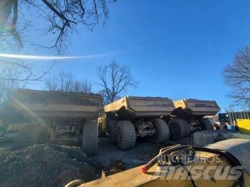 CAT 740GC ساحبات مفصلية