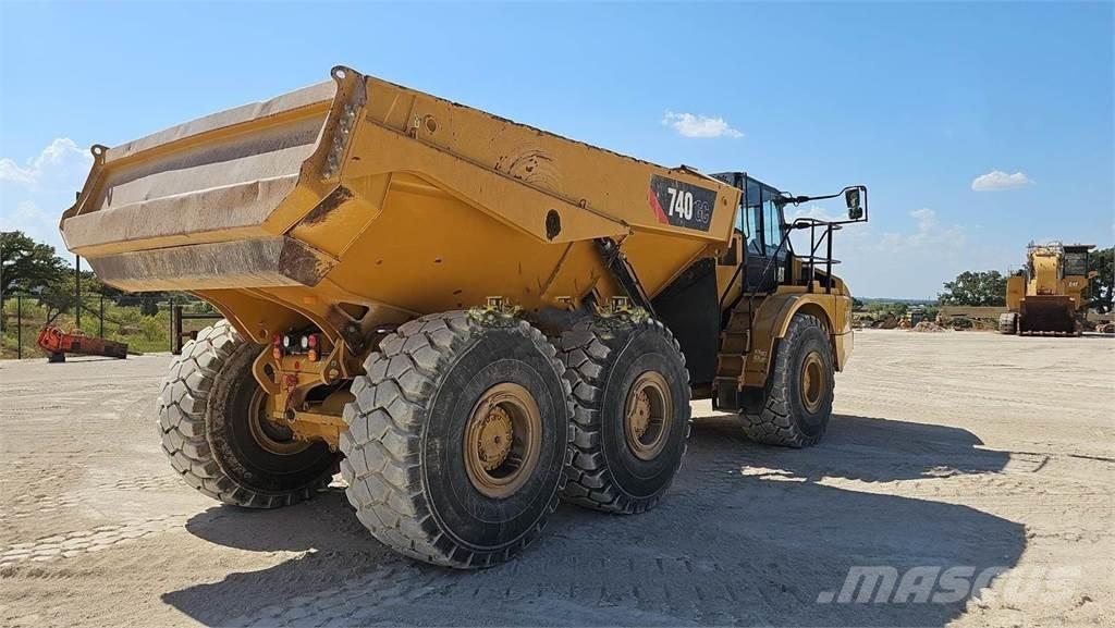 CAT 740GC ساحبات مفصلية