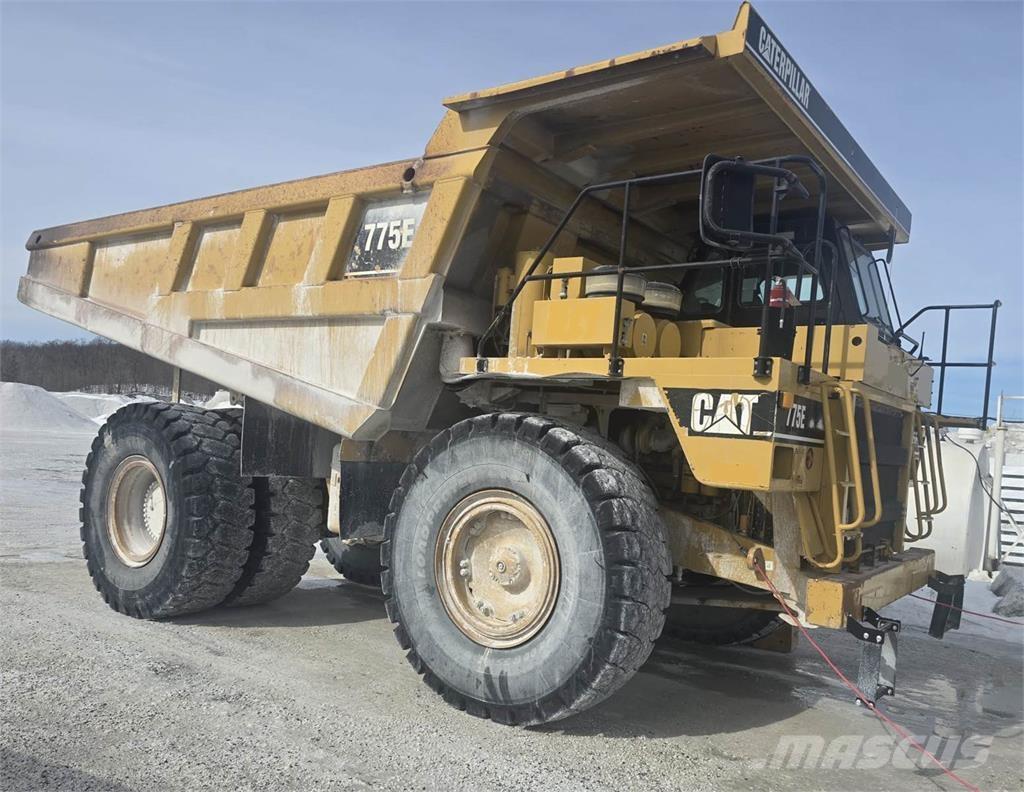 CAT 775E ساحبات مفصلية