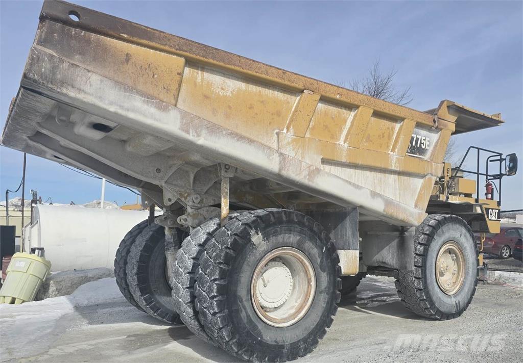 CAT 775E ساحبات مفصلية