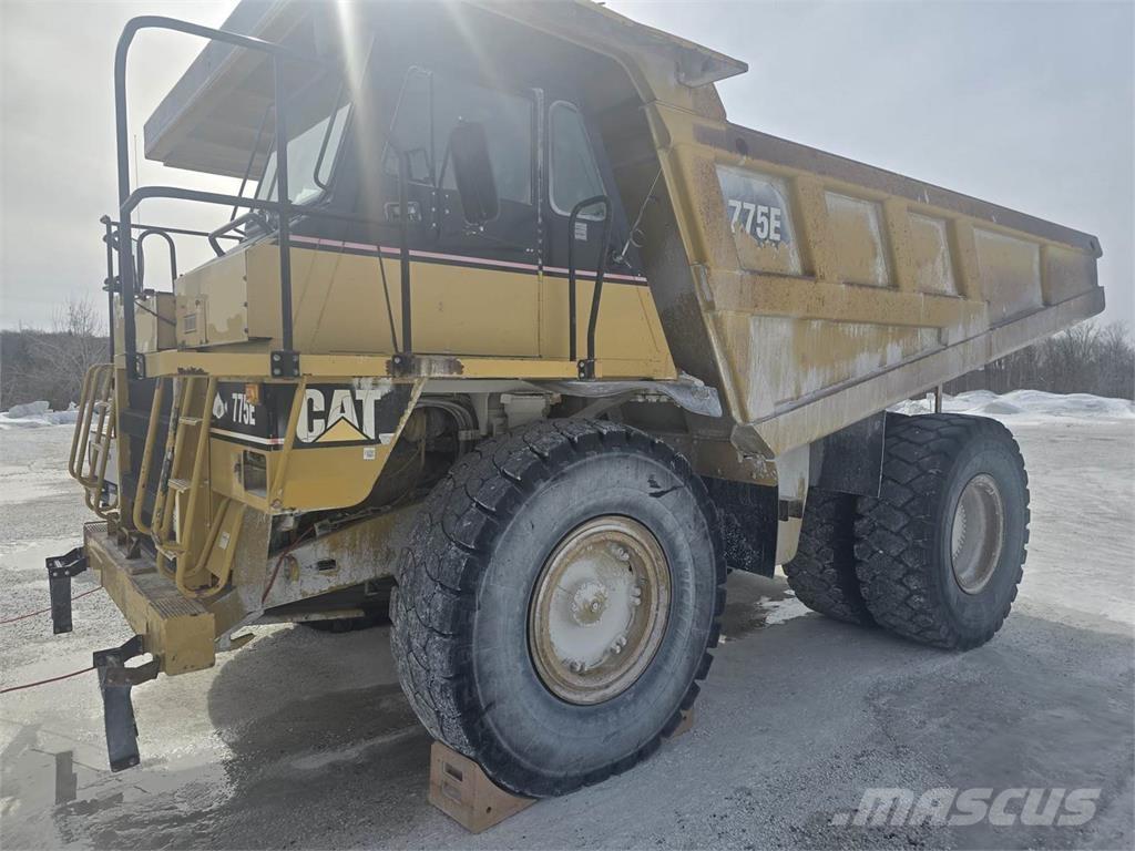 CAT 775E ساحبات مفصلية