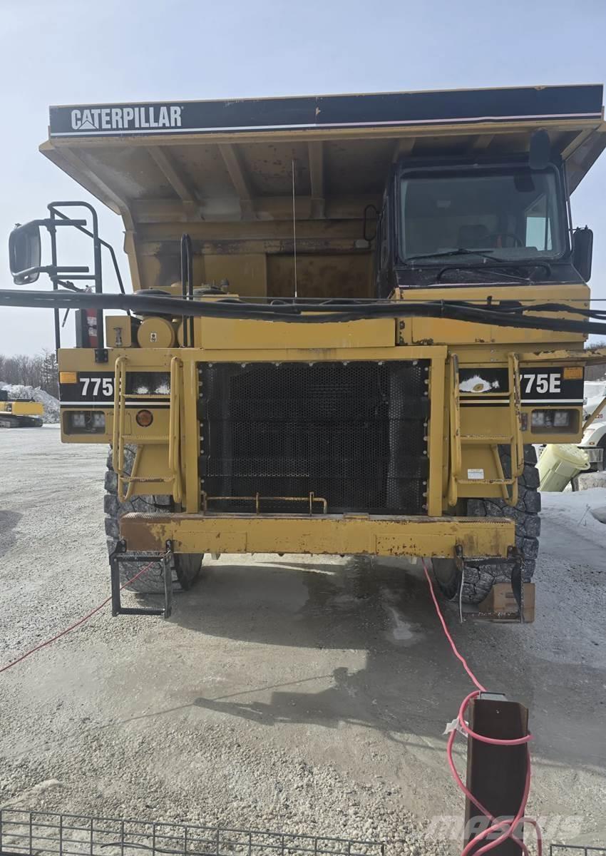 CAT 775E ساحبات مفصلية