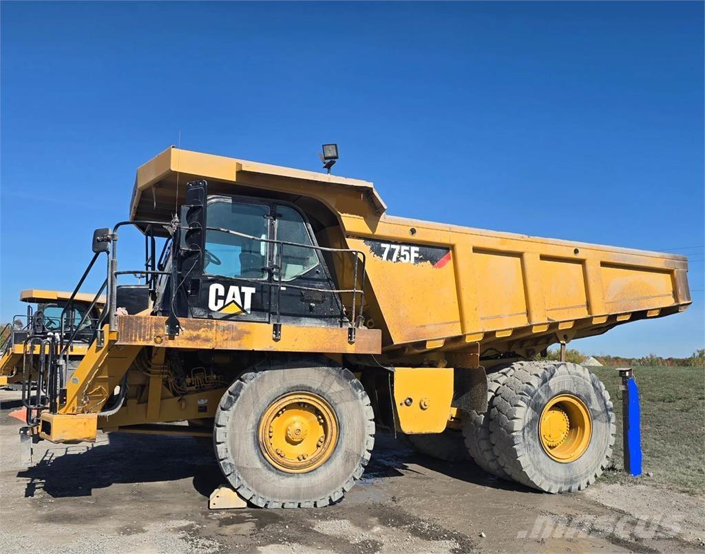 CAT 775F ساحبات مفصلية