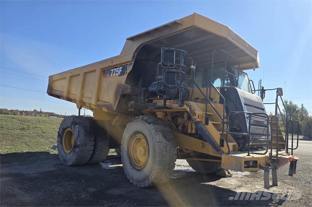 CAT 775F ساحبات مفصلية