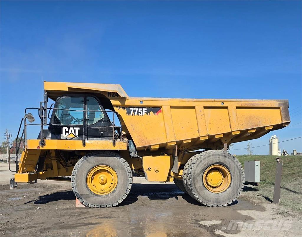 CAT 775F ساحبات مفصلية