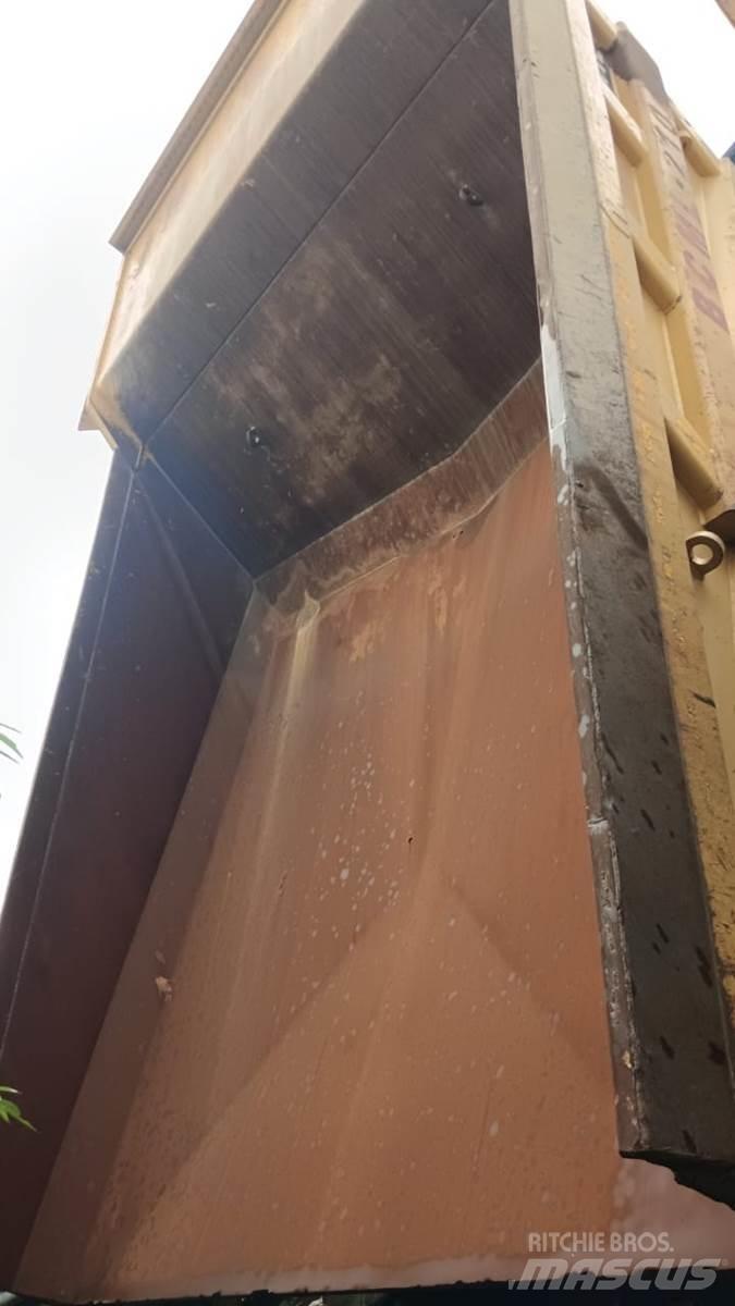 CAT 777E ساحبات مفصلية