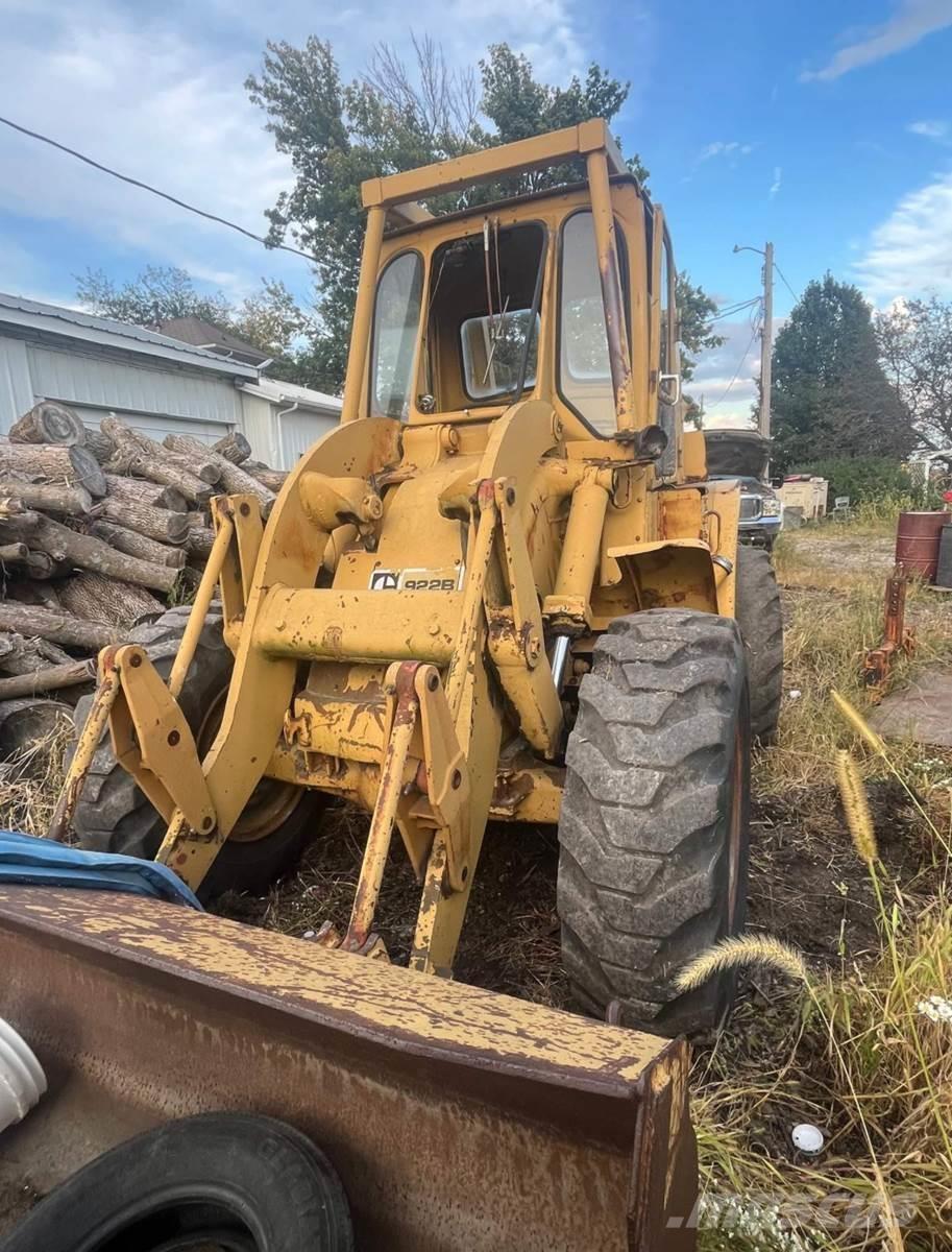 CAT 922B لوادر بعجل
