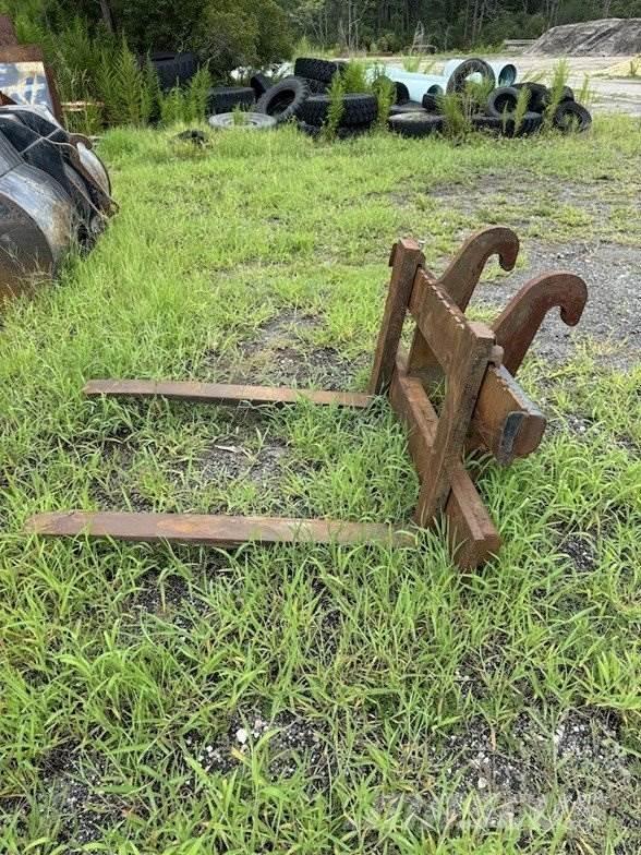 CAT 924G لوادر بعجل