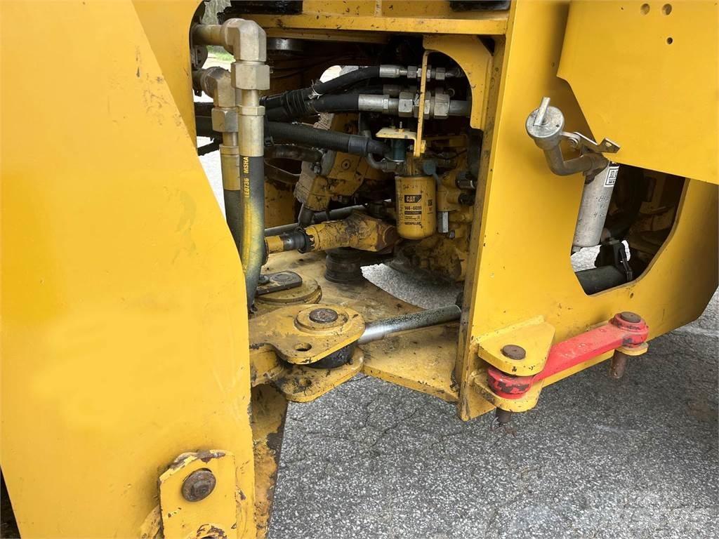CAT 924K لوادر بعجل