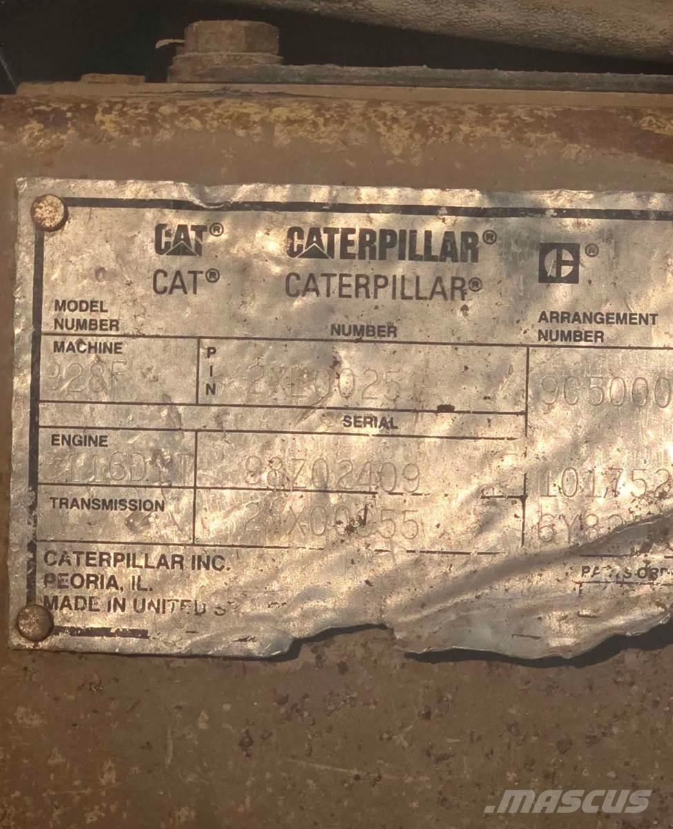 CAT 928F لوادر بعجل