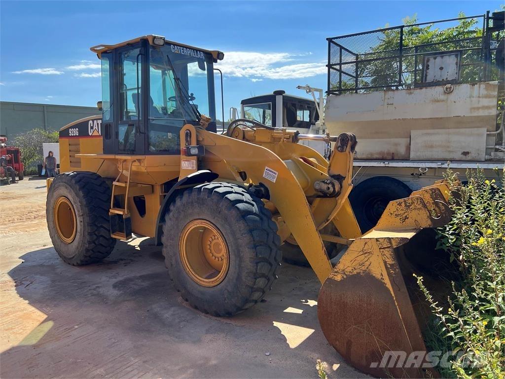CAT 928G لوادر بعجل