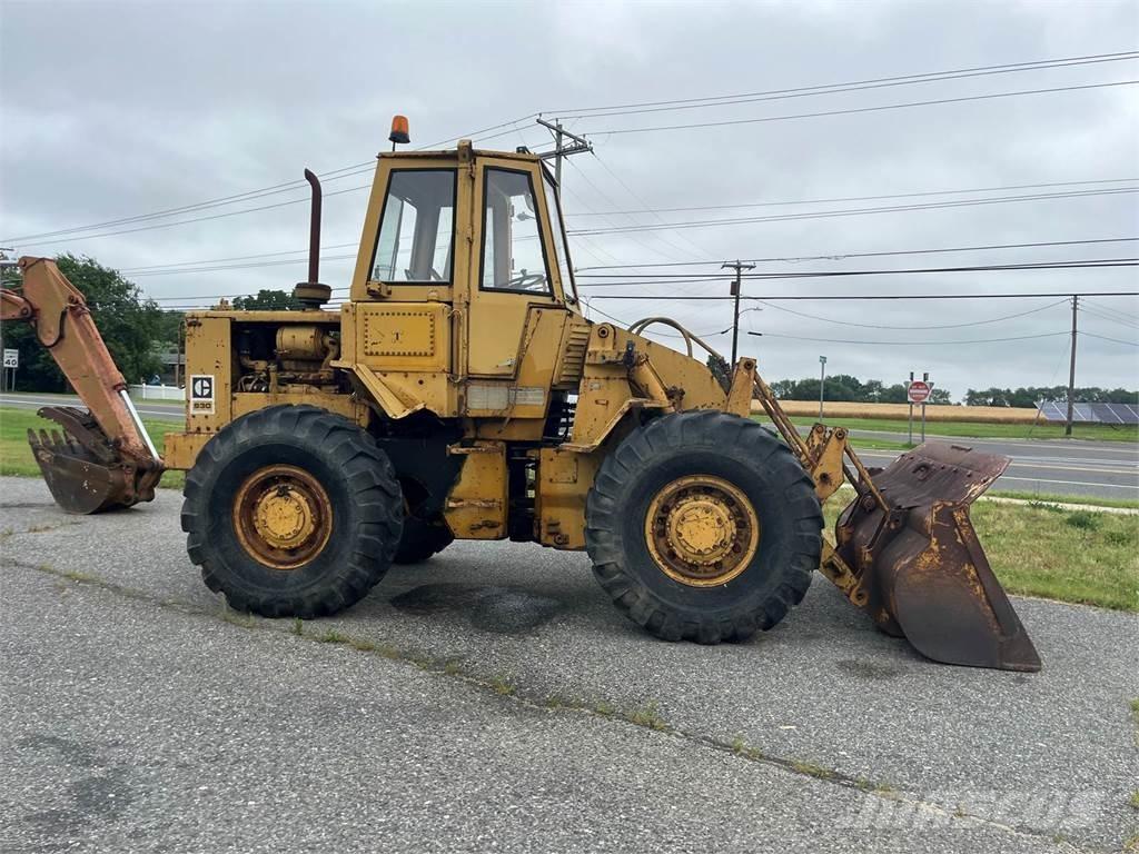 CAT 930 لوادر بعجل