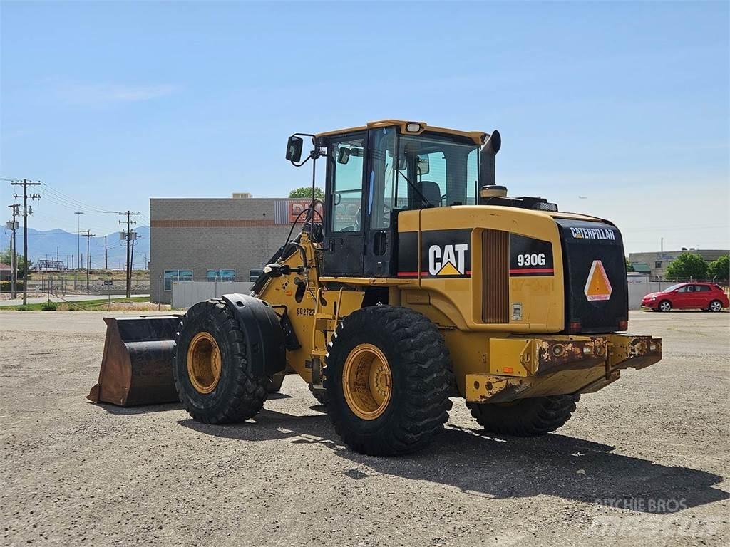 CAT 930G لوادر بعجل