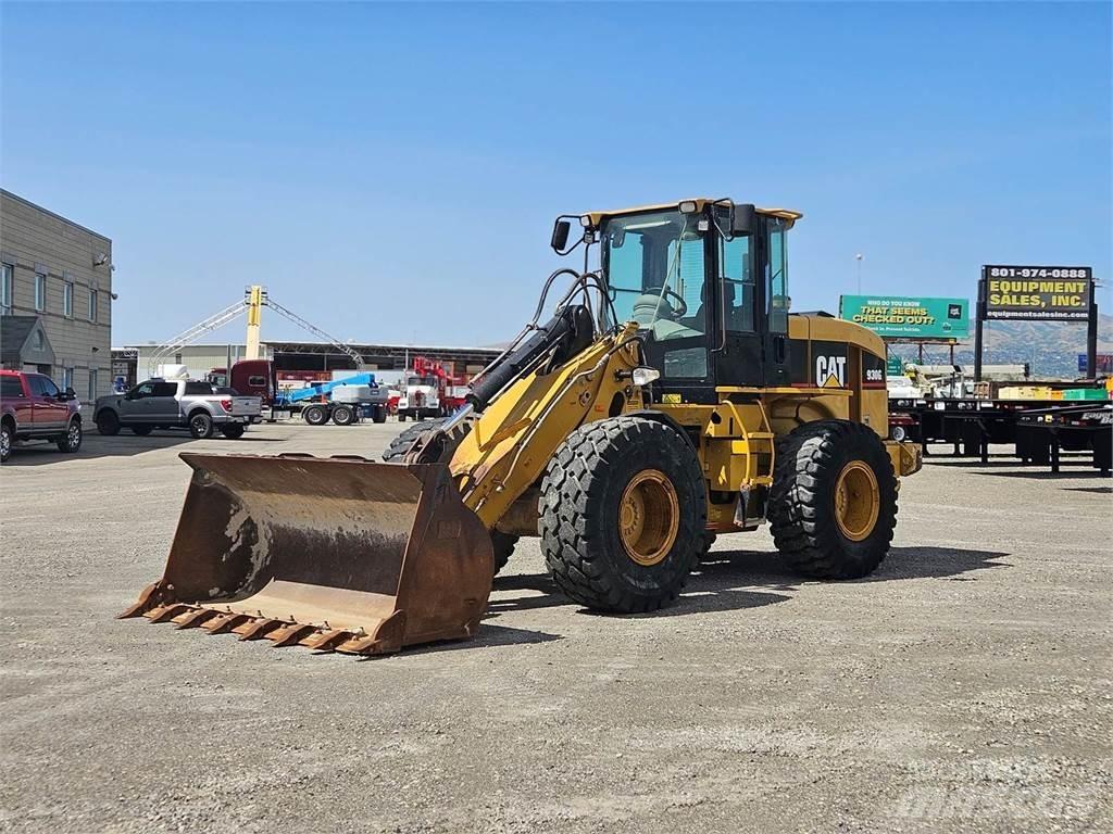 CAT 930G لوادر بعجل