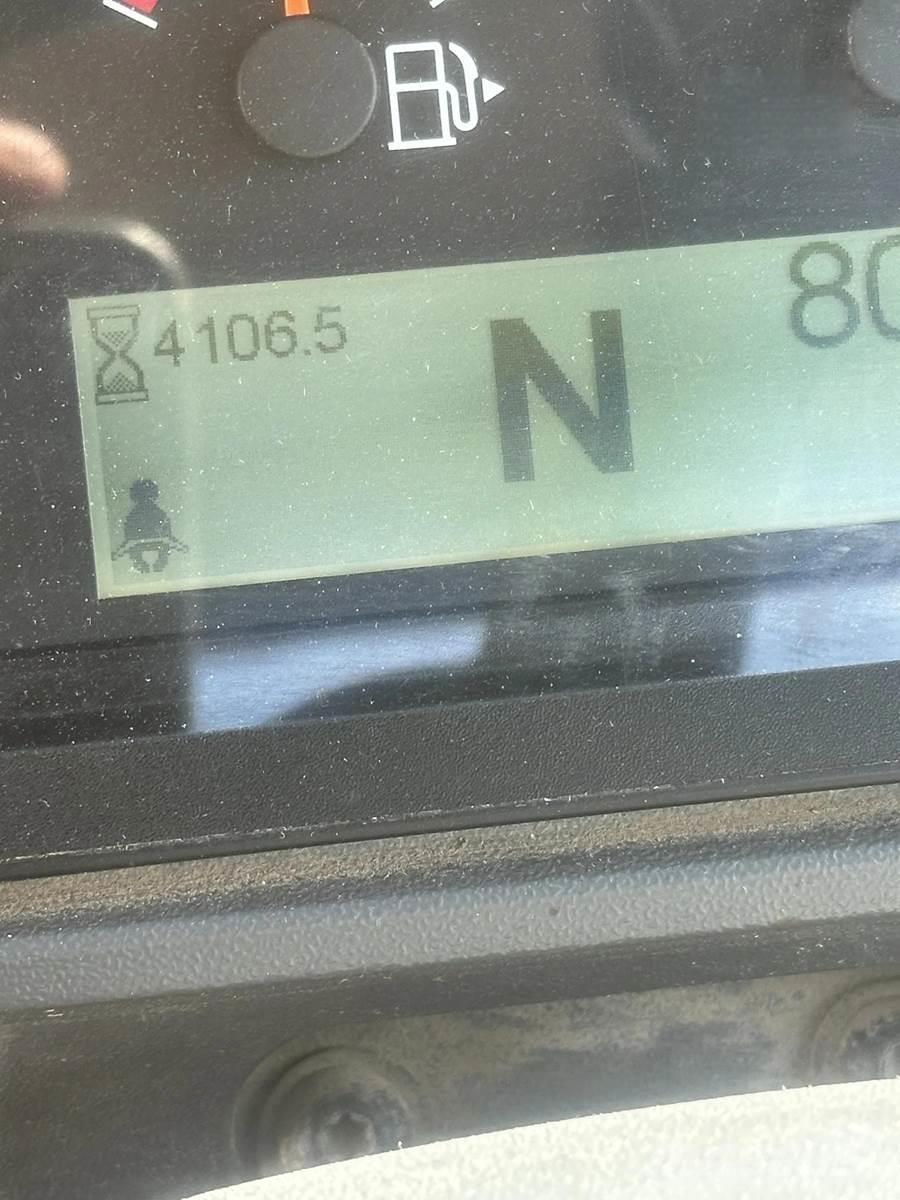 CAT 930M لوادر بعجل