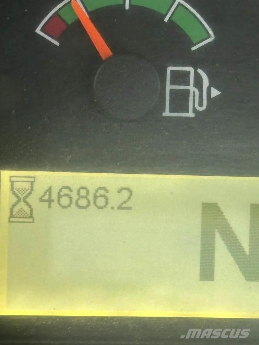 CAT 930M لوادر بعجل