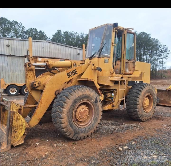 CAT 936E لوادر بعجل