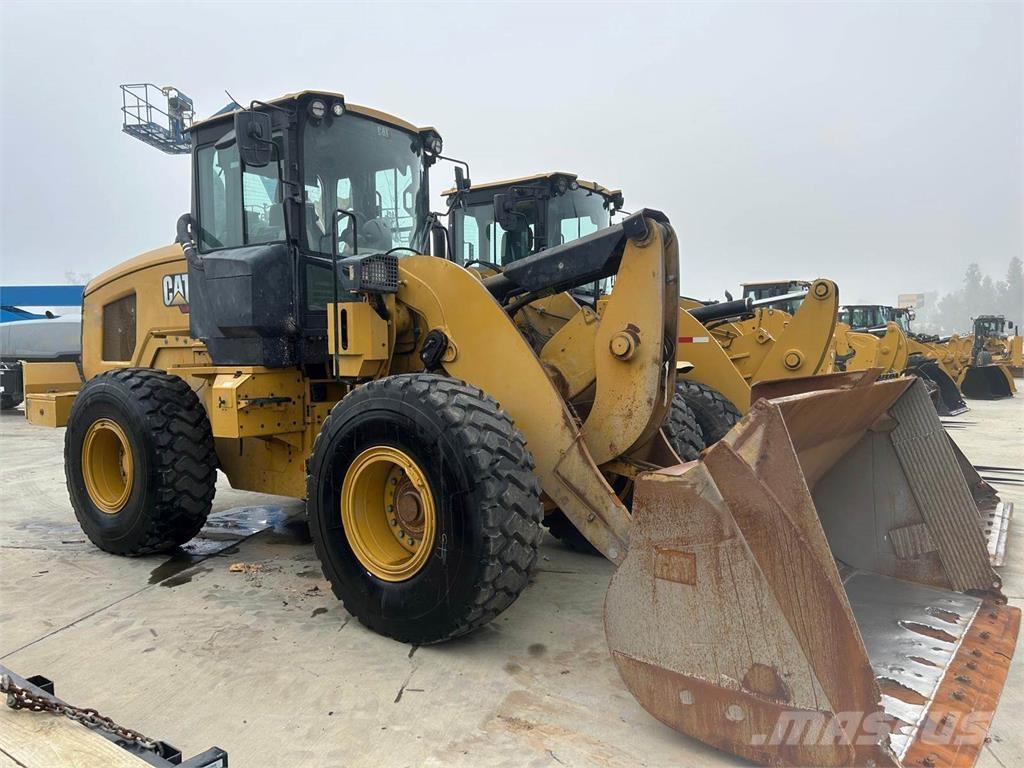 CAT 938M لوادر بعجل