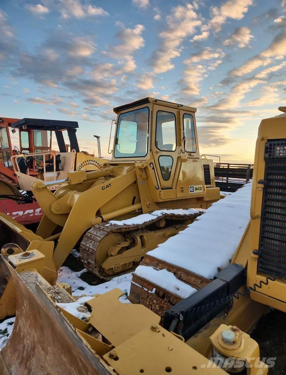 CAT 943 لوادر زحافة