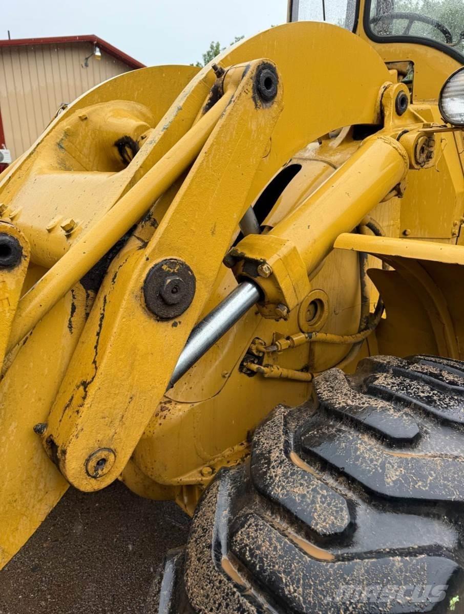 CAT 950 لوادر بعجل