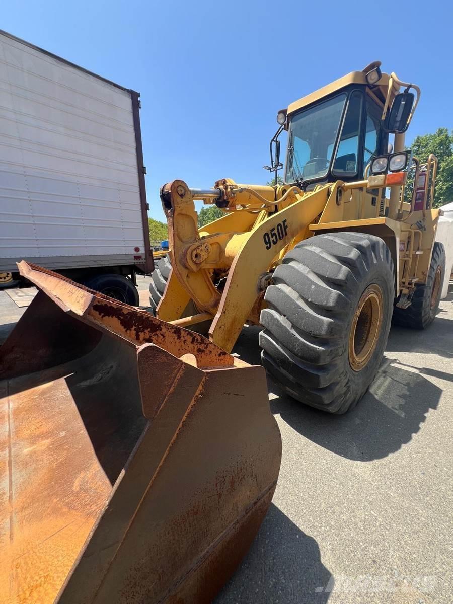 CAT 950F لوادر بعجل