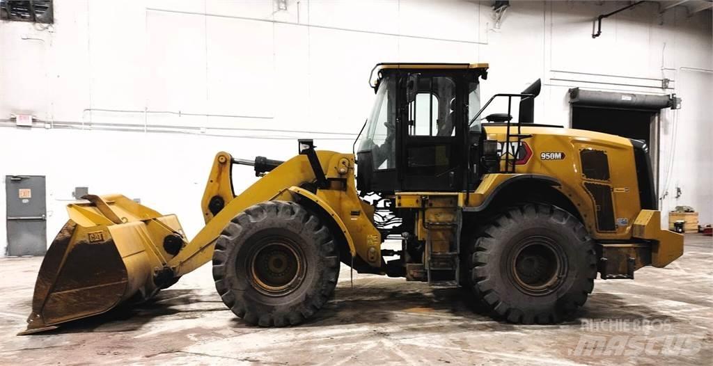 CAT 950M لوادر بعجل