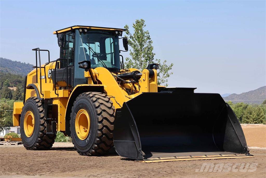 CAT 950M لوادر بعجل