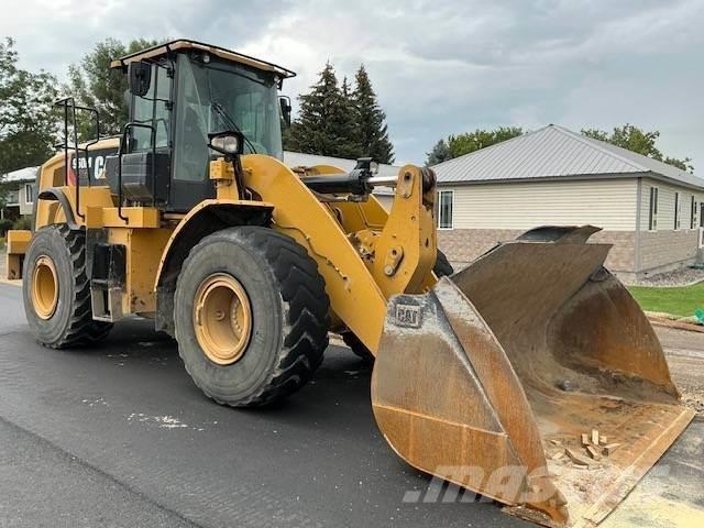 CAT 950M لوادر بعجل
