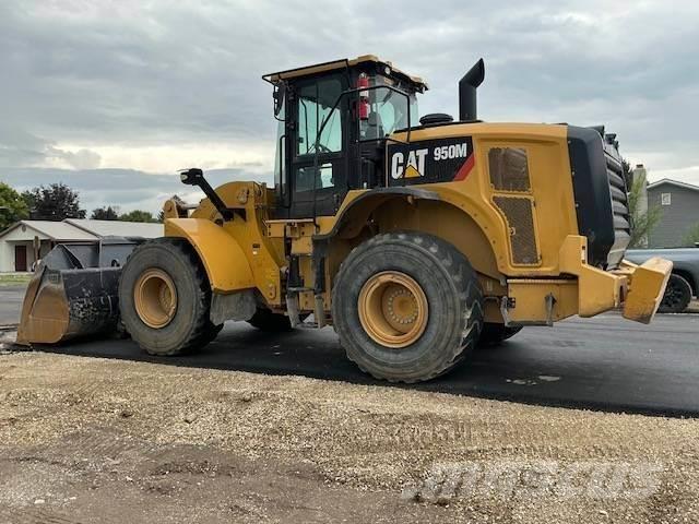 CAT 950M لوادر بعجل