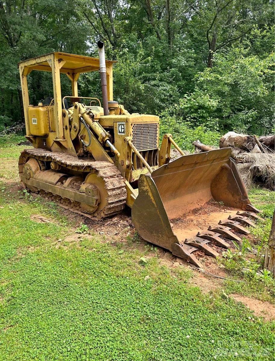 CAT 951C لوادر زحافة