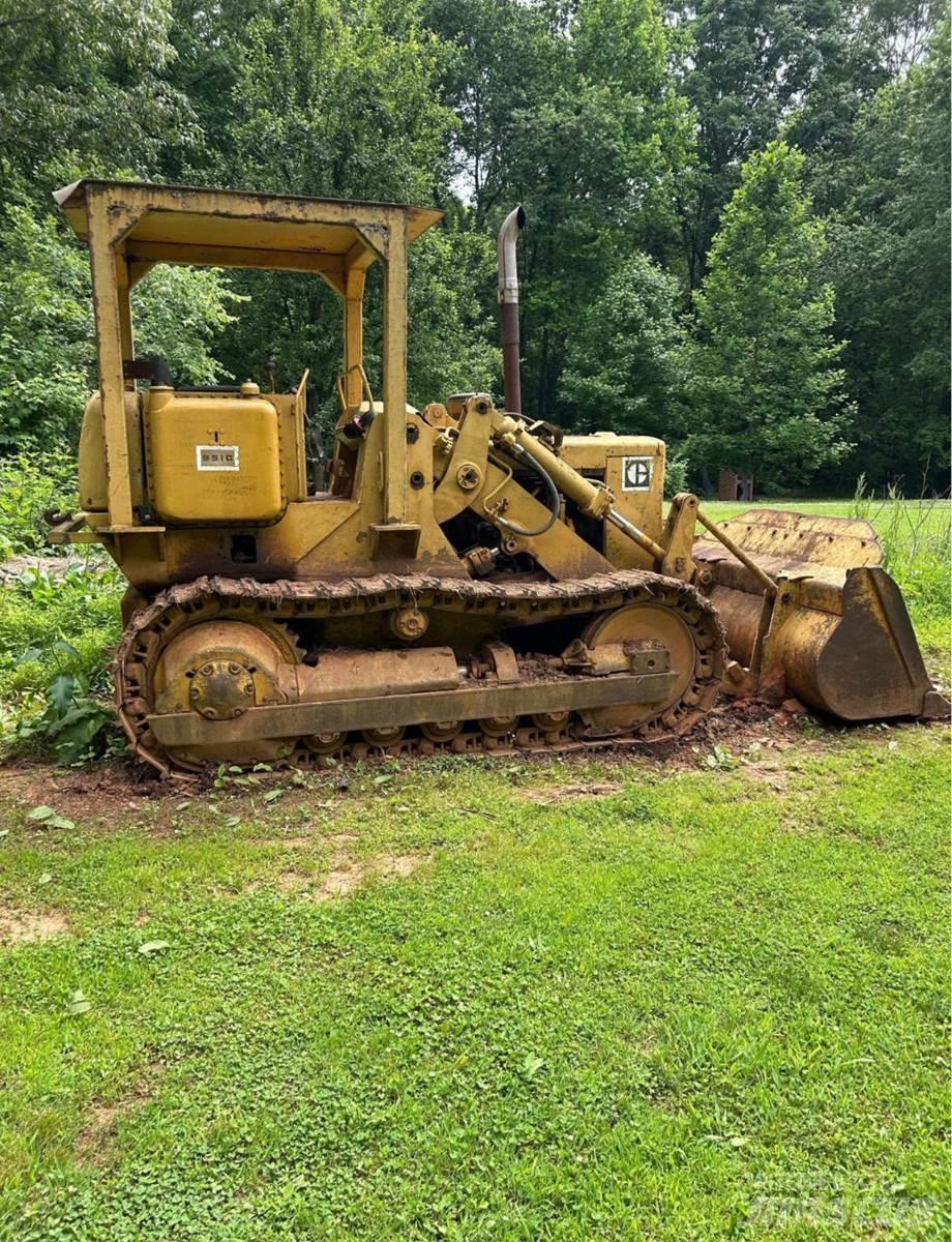 CAT 951C لوادر زحافة