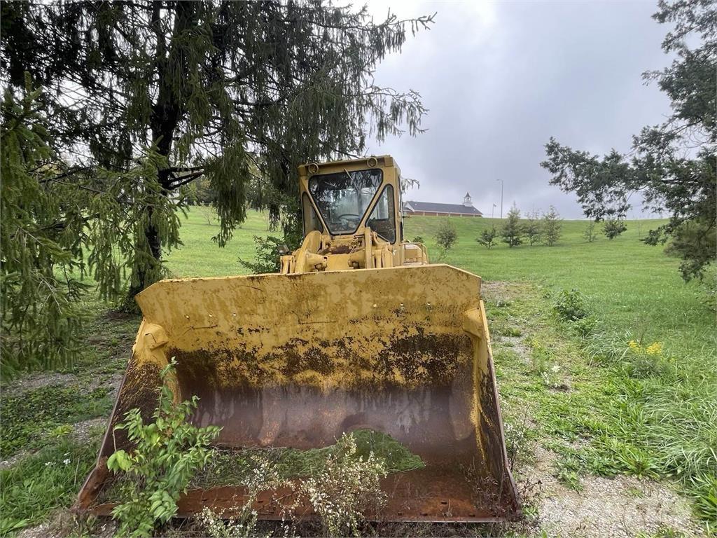 CAT 966 لوادر بعجل