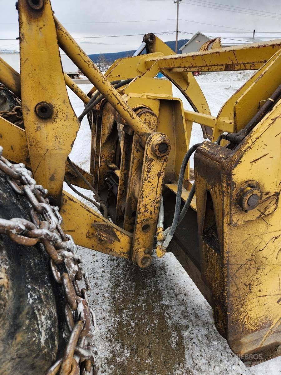 CAT 966C لوادر بعجل