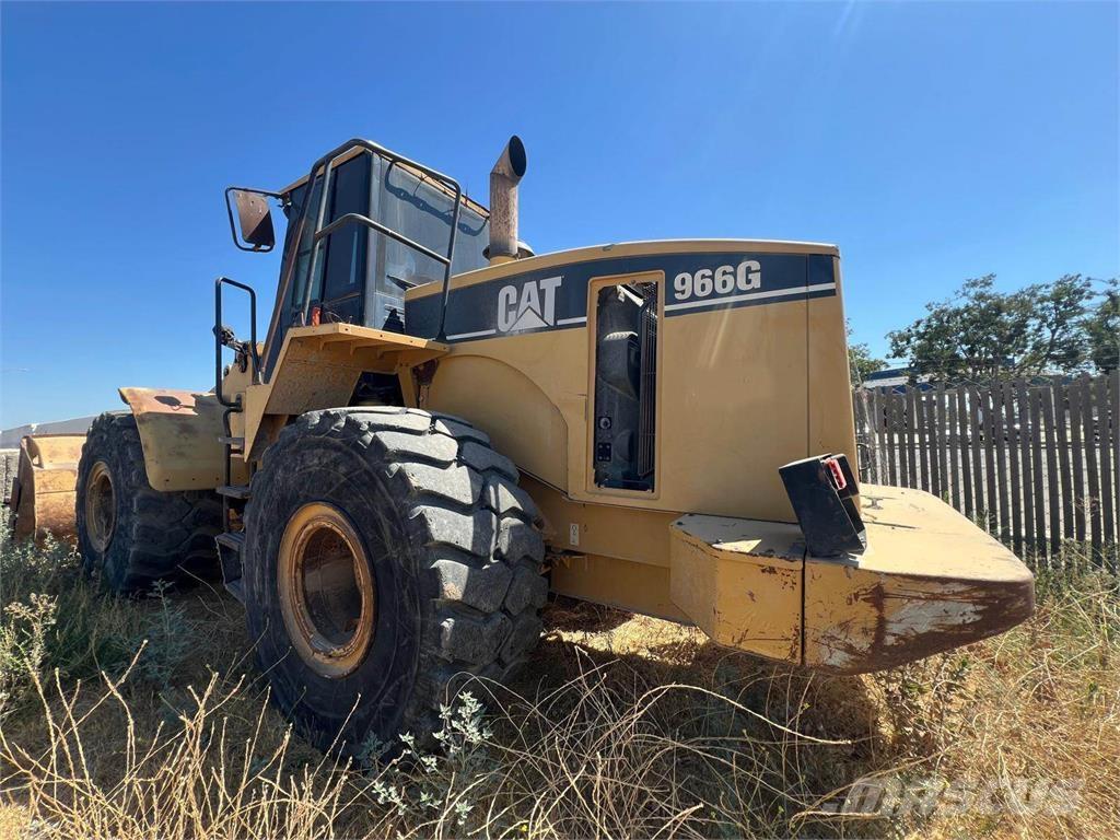 CAT 966G لوادر بعجل