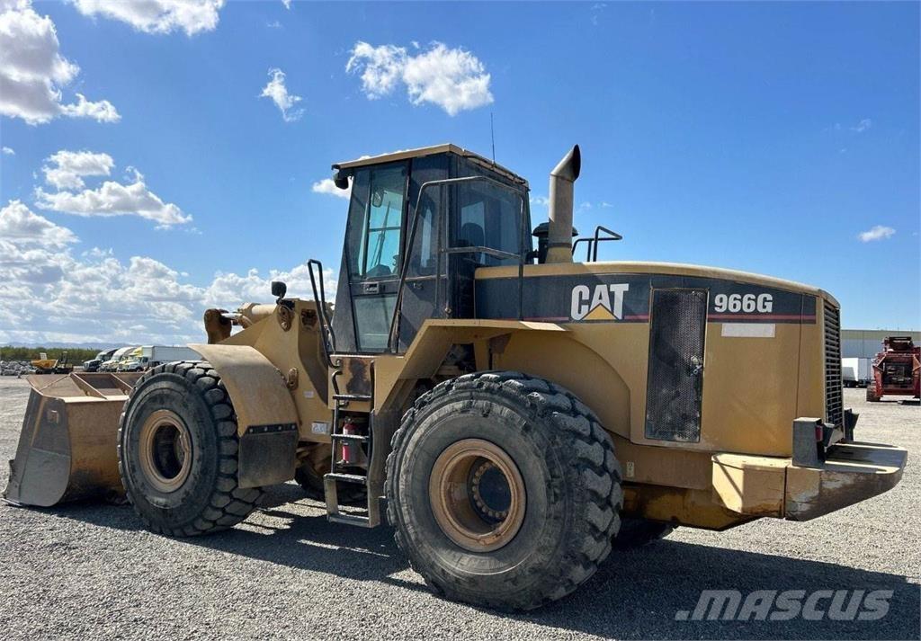CAT 966G لوادر بعجل