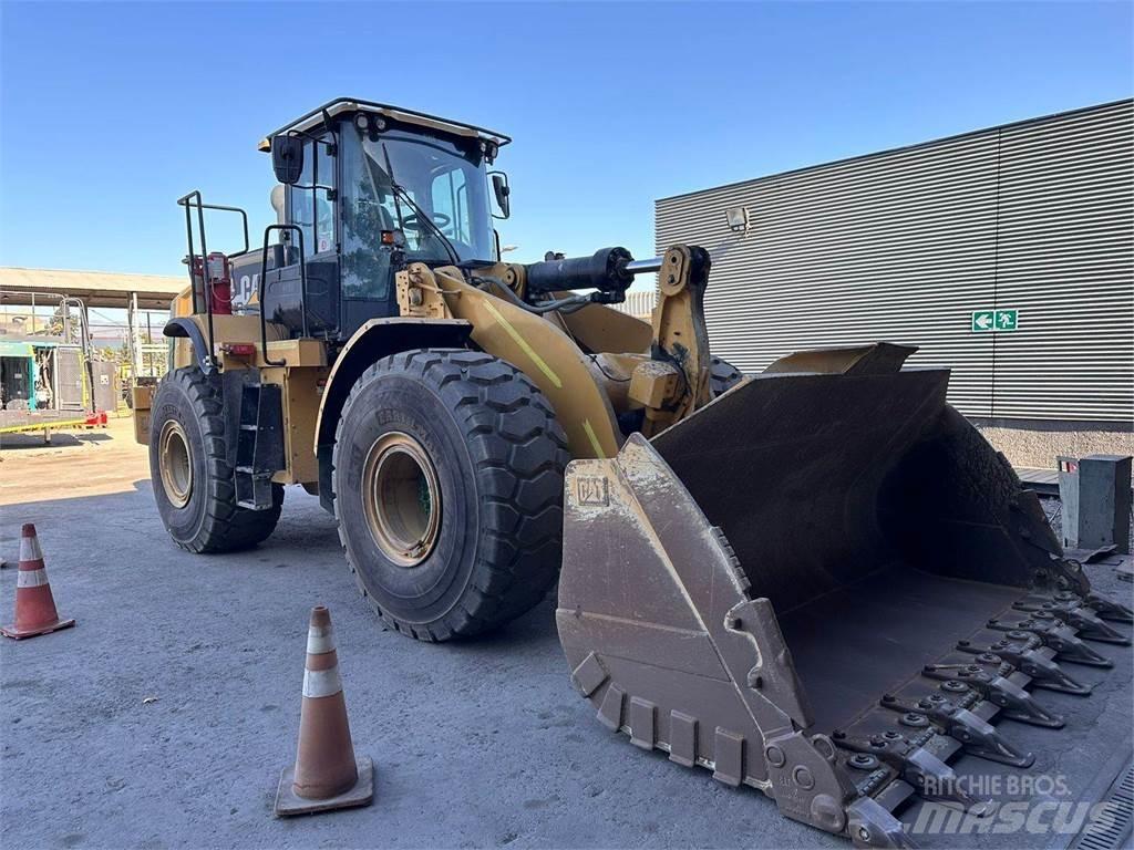 CAT 966L لوادر بعجل