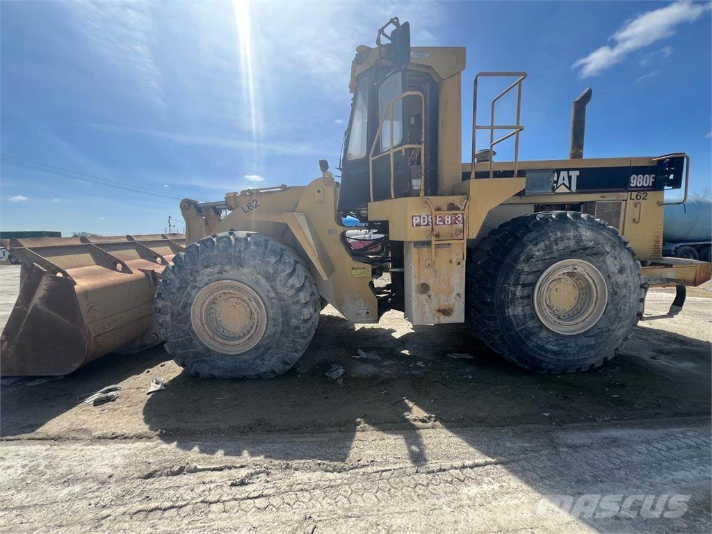 CAT 980F لوادر بعجل