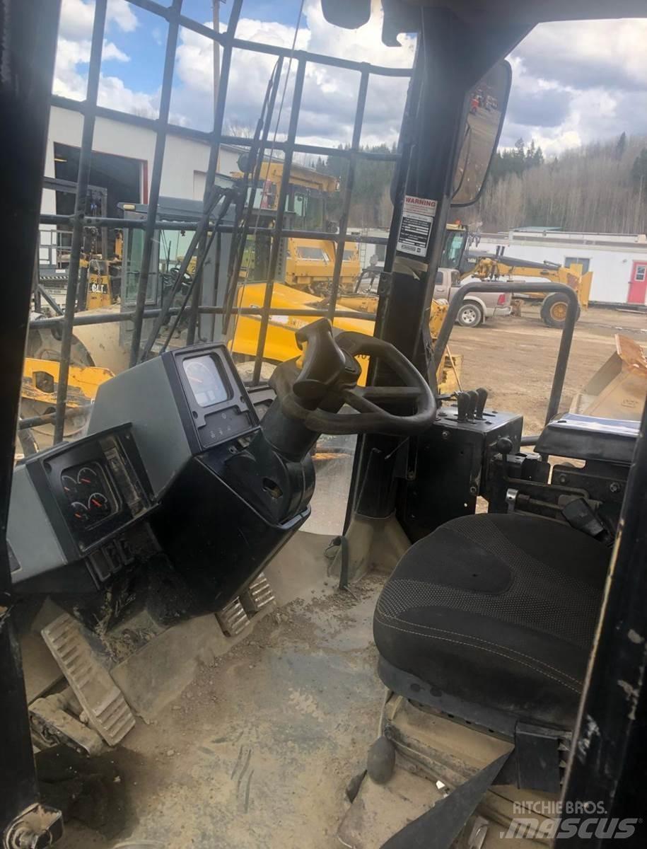 CAT 980G بلدوزرات مجنزرة
