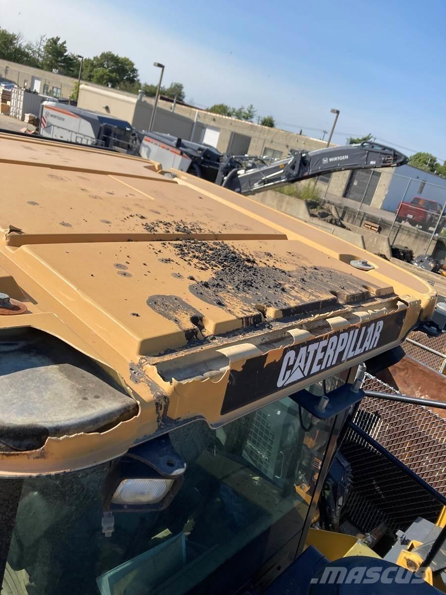 CAT 980H لوادر بعجل