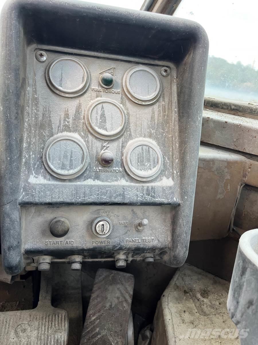CAT 988B لوادر بعجل