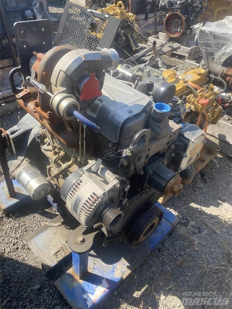 CAT C4.4 محركات