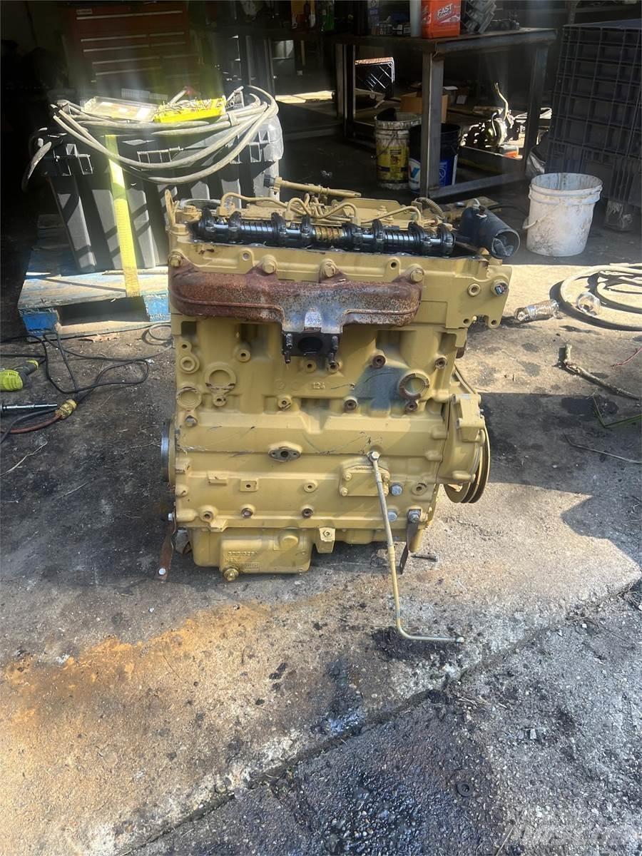 CAT C4.4 محركات