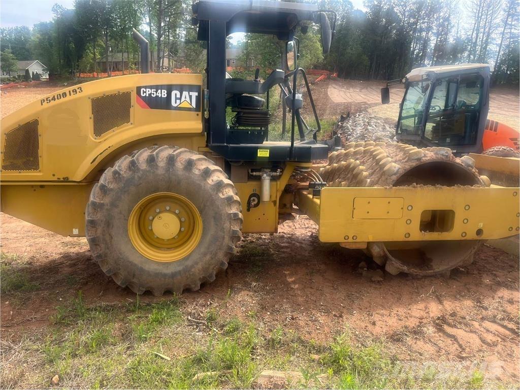 CAT CP54B ضاغطات التربة