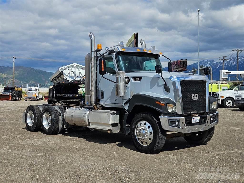 CAT CT680L وحدات الجر
