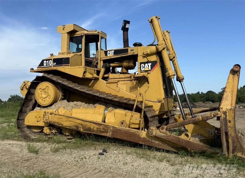 CAT D10 بلدوزرات مجنزرة