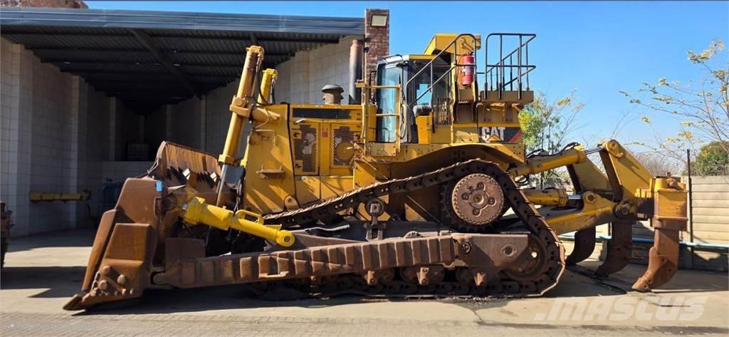 CAT D10T بلدوزرات مجنزرة