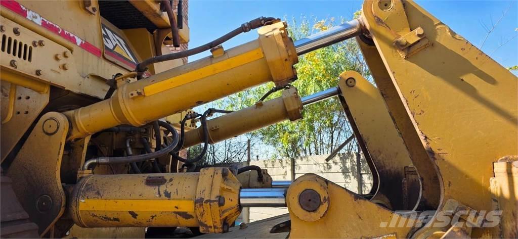 CAT D10T بلدوزرات مجنزرة