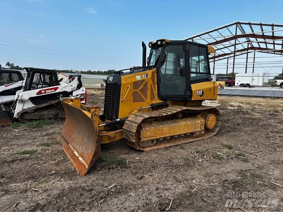 CAT D3 بلدوزرات مجنزرة