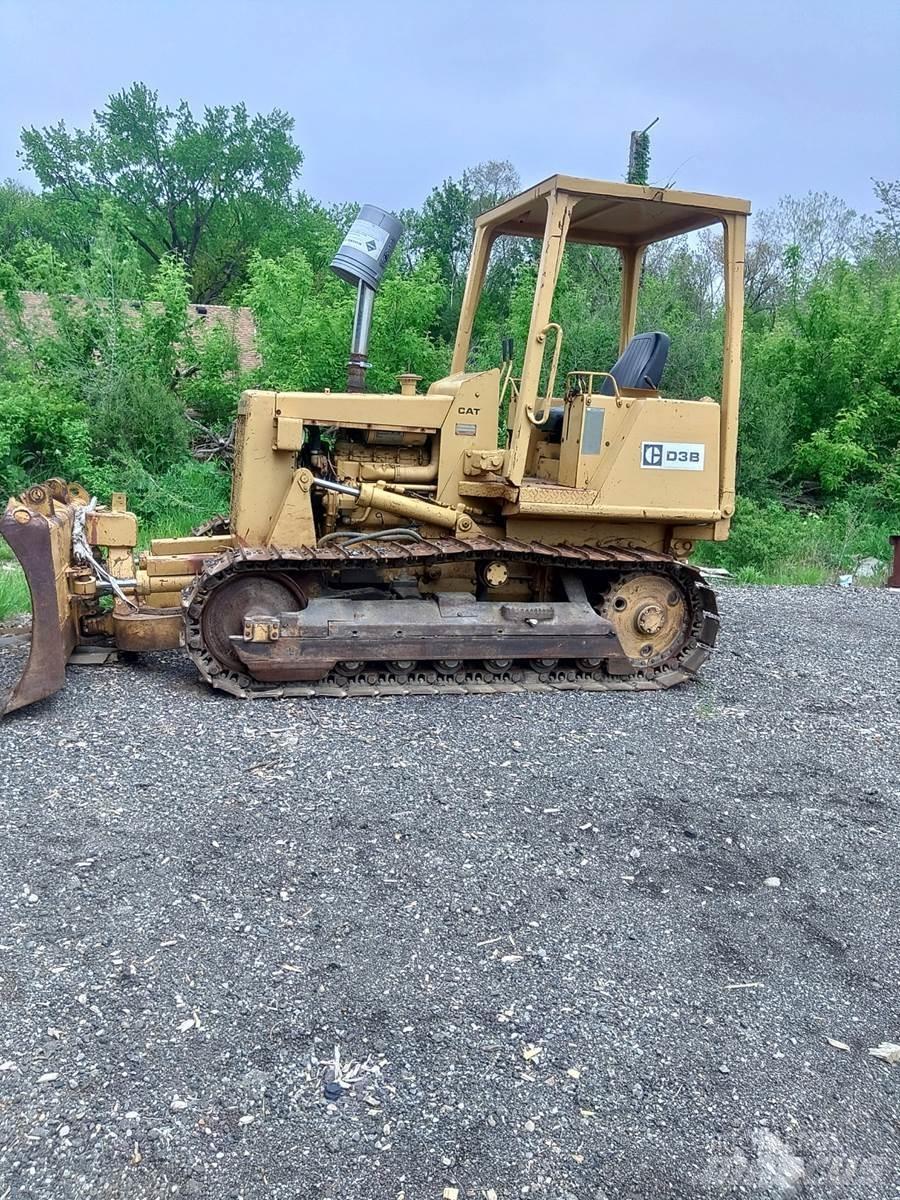 CAT D3B بلدوزرات مجنزرة